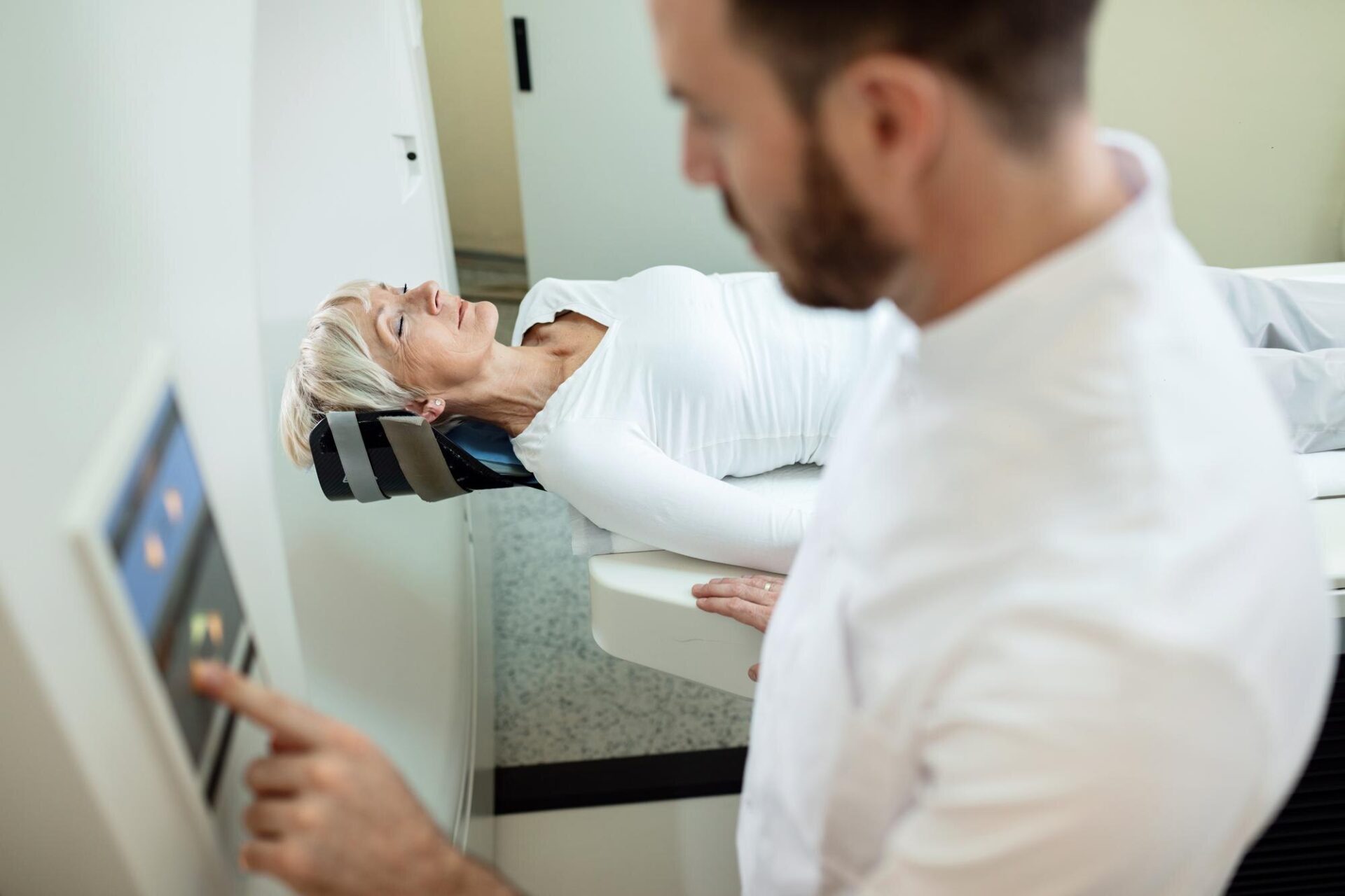What are the common applications of PET-MRI?